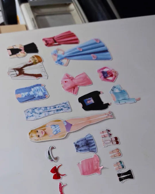 Styldoll Criativae - Magnetische Anziehpuppe mit unendlich vielen Outfits