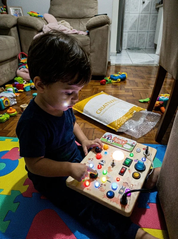 Busy Kids Criativae - Montessori-Sensorikbrett mit Lichtern